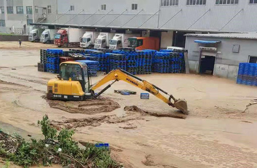 微光匯聚、風雨同舟,我們一起扛! 微光匯聚、風雨同舟,我們一起扛!
