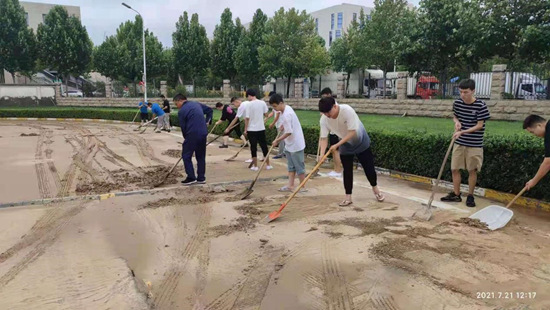 微光匯聚、風雨同舟,我們一起扛! 微光匯聚、風雨同舟,我們一起扛!